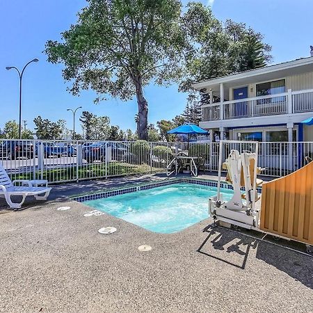 Motel 6-Oakland, Ca - Embarcadero מראה חיצוני תמונה
