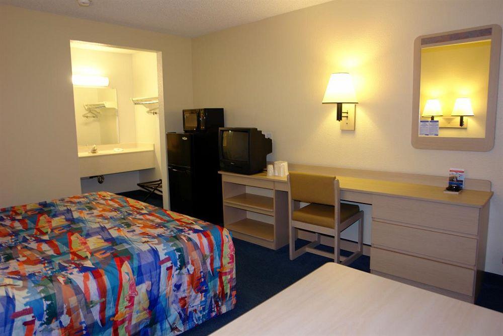 Motel 6-Oakland, Ca - Embarcadero מראה חיצוני תמונה