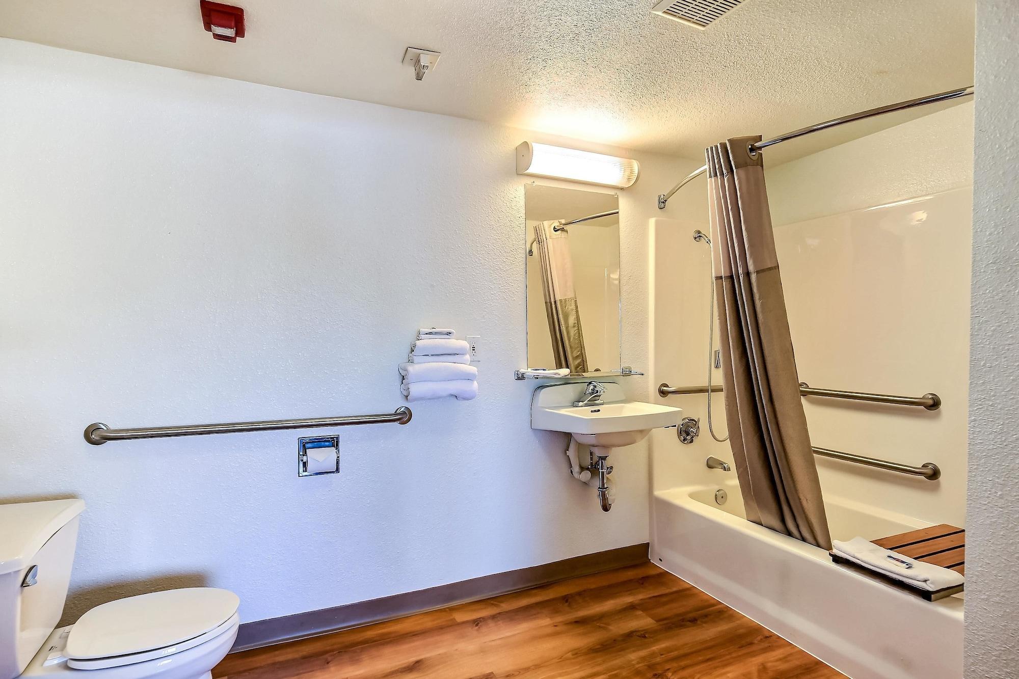 Motel 6-Oakland, Ca - Embarcadero מראה חיצוני תמונה