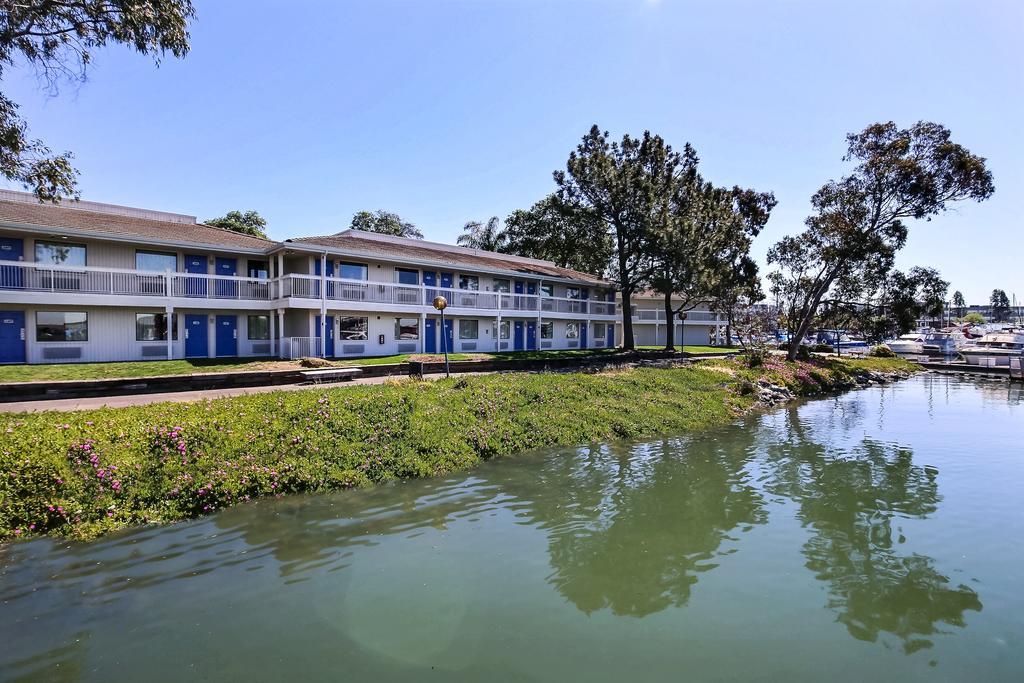 Motel 6-Oakland, Ca - Embarcadero מראה חיצוני תמונה