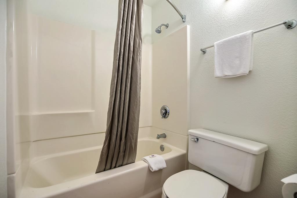 Motel 6-Oakland, Ca - Embarcadero מראה חיצוני תמונה